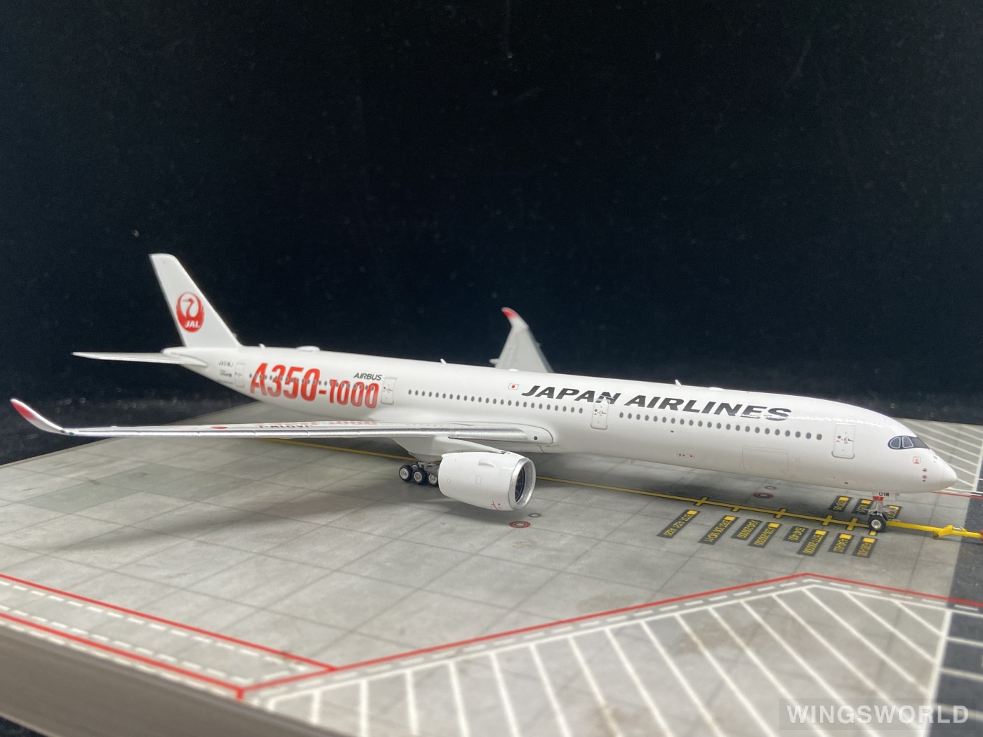 JAL AIRBUS A350-1000 1号機1/200 スナップインモデル JAL AIRBUS A350