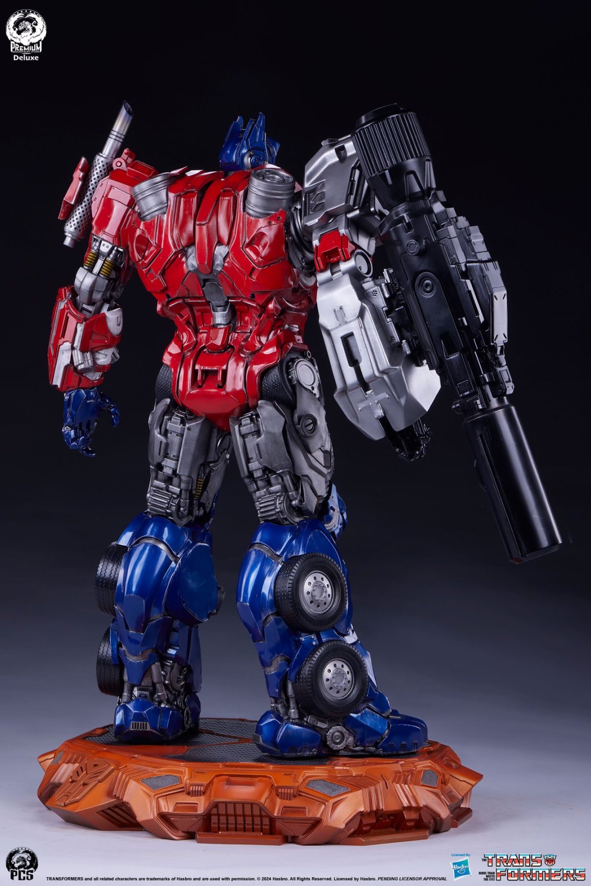 PCS《トランスフォーマー》オプティマスプライム全身像 豪華版 右手に