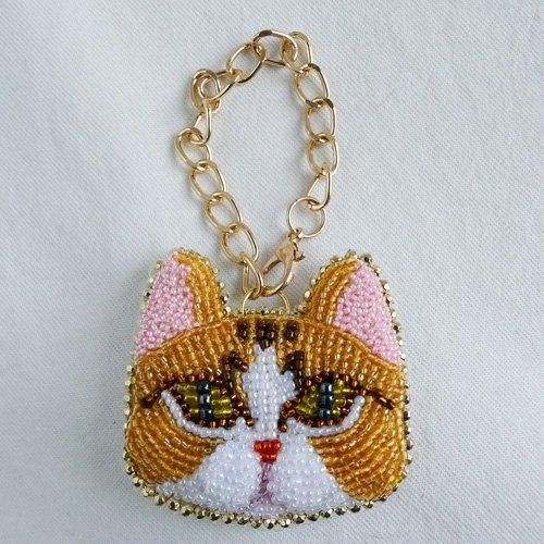 ハンドメイド ビーズ刺繍バッグチャーム 【茶白猫】 - 猫雑貨・猫
