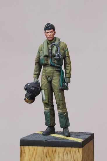 mdf-024》1/32航空自衛隊パイロットフィギュア(立ちポーズ)ヘッド選択