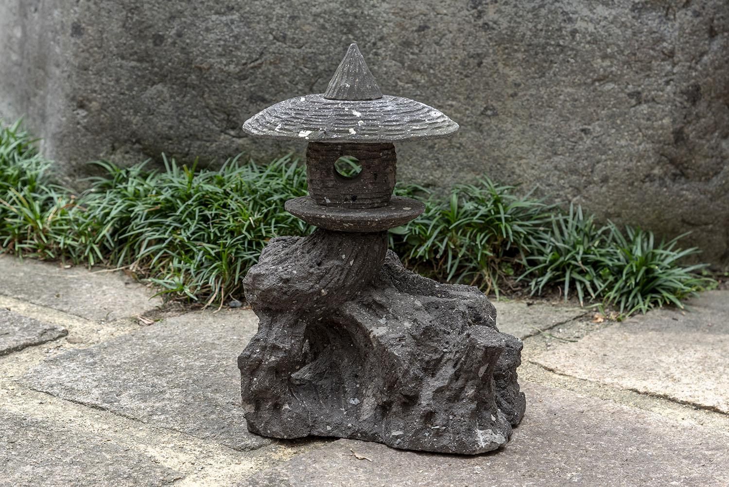 八女石産、小さな自然木型灯篭 | Mini Natural Wood Lantern