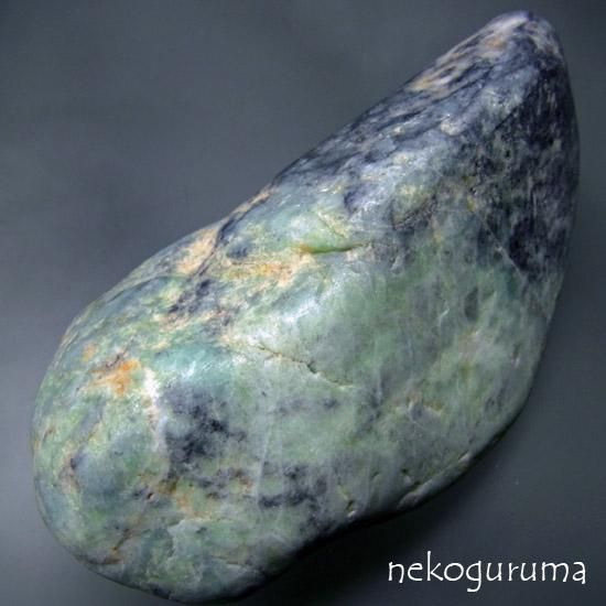 JD-109 糸魚川翡翠 海中採取の黒緑混色翡翠（高品質） - 糸魚川翡翠と
