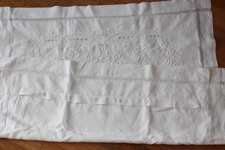 フランス製アンティーク 刺繍枕カバーのやわらかな触感