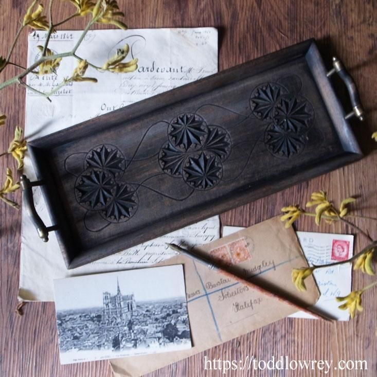 フリースラントの波と光/ Antique Frisian Chip Carved Wood Tray