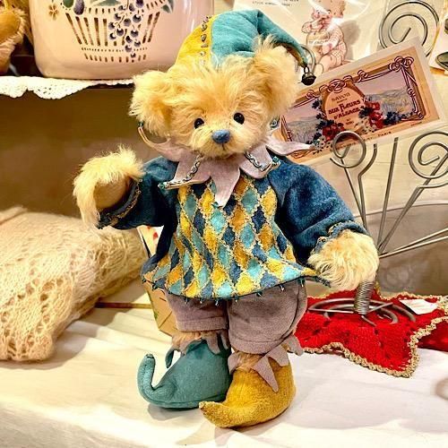 鈴木史乃さんのブランド ” T&F Bears ” ＊ 大きな帽子と靴が魅力的な