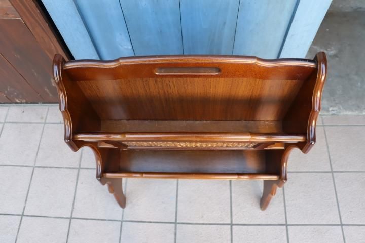 Karimoku(カリモク家具)のCOLONIAL(コロニアル)シリーズ マガジン