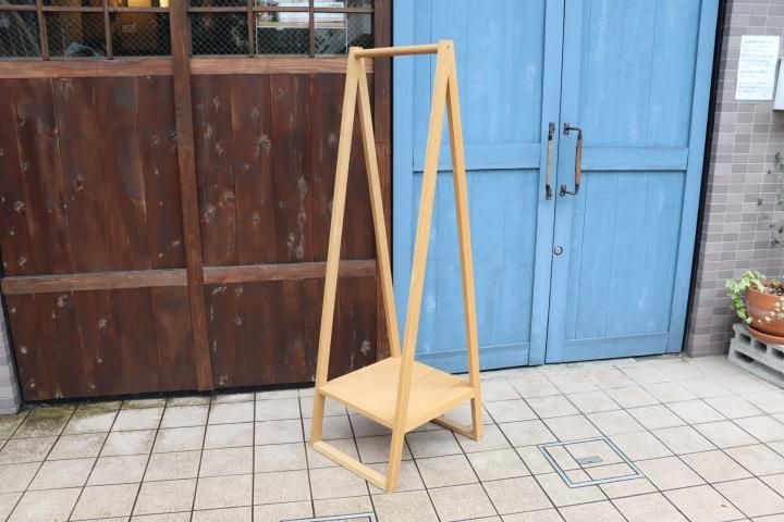 人気の無印良品より稀少のタモ材を使用したハンガーラックです