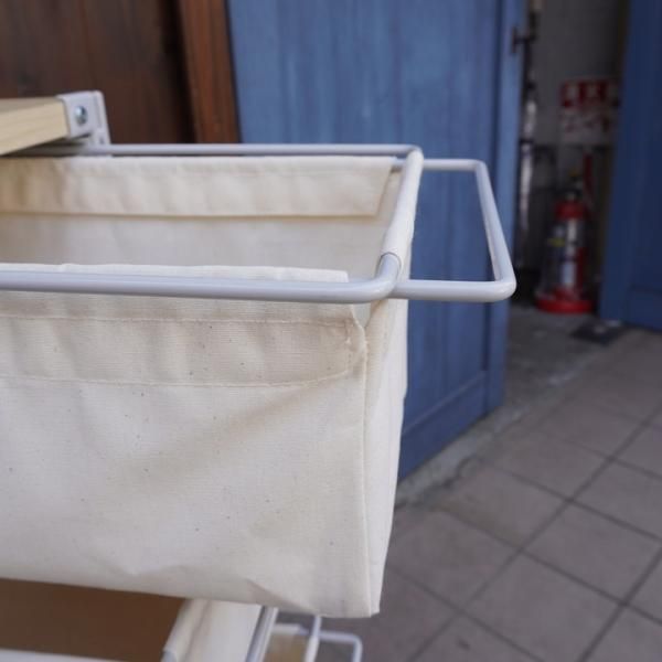 無印良品(MUJI)のスチール4段帆布バスケット付きユニットシェルフ
