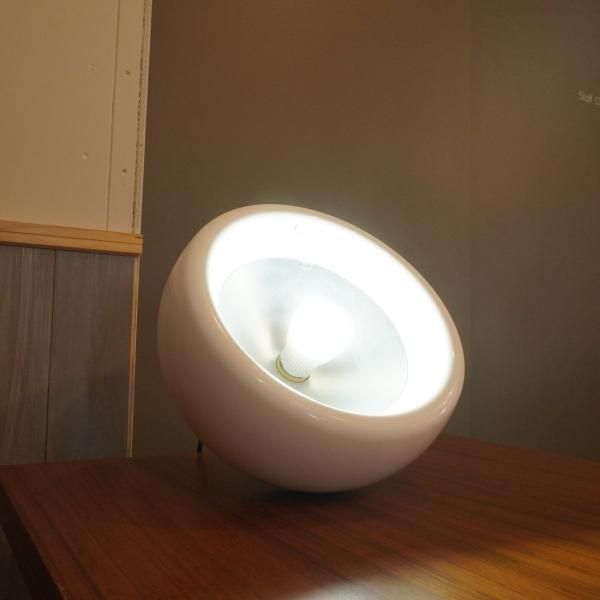 yamagiwa(ヤマギワ)より深澤直人氏デザインによるWAN(ワン)テーブル