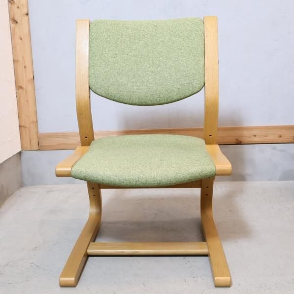 karimoku(カリモク家具)とBenesse(ベネッセ)のコラボ商品 集中力