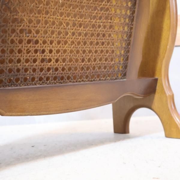 Karimoku(カリモク家具)のCOLONIAL(コロニアル)シリーズ マガジン