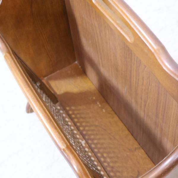 Karimoku(カリモク家具)のCOLONIAL(コロニアル)シリーズ マガジン
