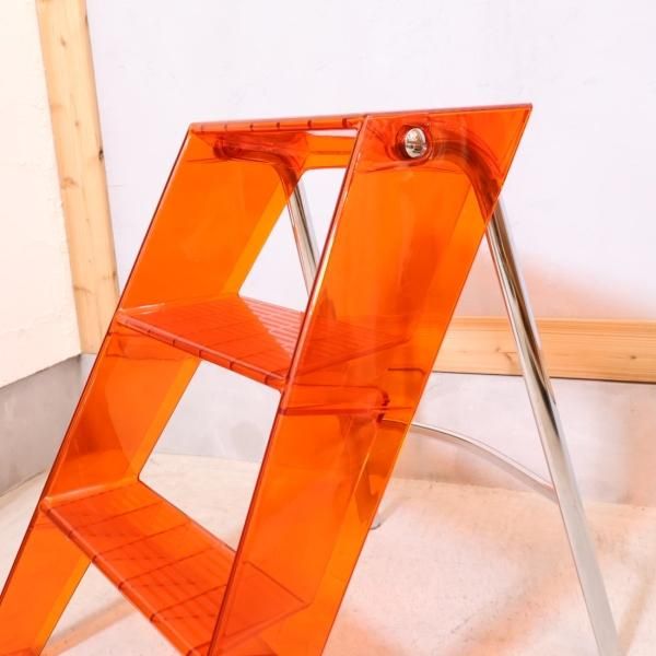イタリアのデザイナーズ家具ブランドKARTELL(カルテル)のUPPER