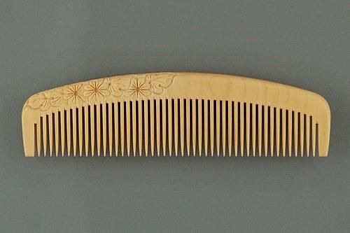 彫解櫛5寸（菊） さつまつげ - つげ櫛工房 辻忠商店 オンラインショップ