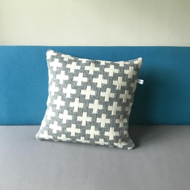 SWEDEN HANDCRAFT BIRGITTA LAGERQVIST KNIT CUSHION COVER