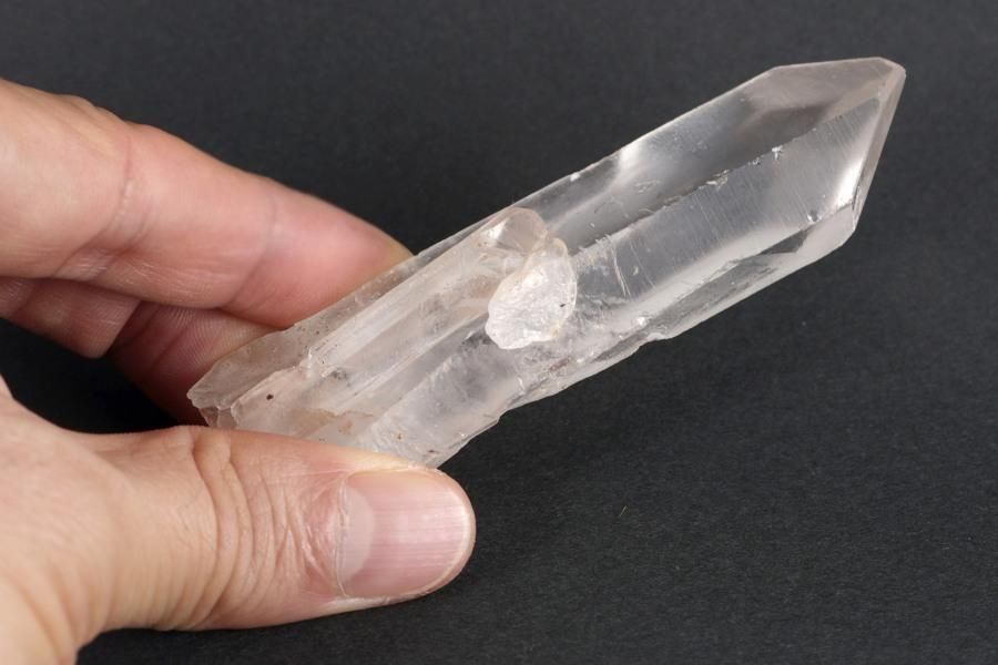 水晶 結晶 44.0g / マダガスカル産｜天然石 原石 通販のキラリ石