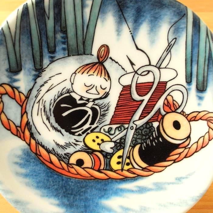 アラビア/ARABIA｜ムーミン｜Nap in Sewing basket/裁縫籠で眠るミイ