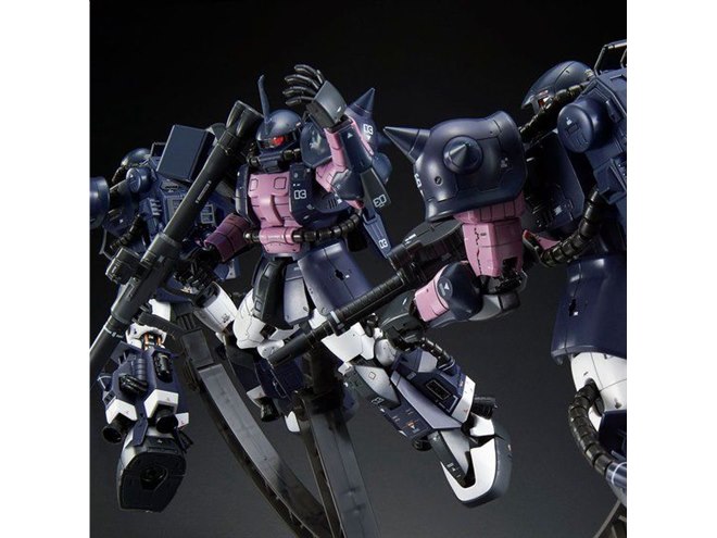 黒い三連星専用ザクII」プラモ3機セット、トリプルアクションベース