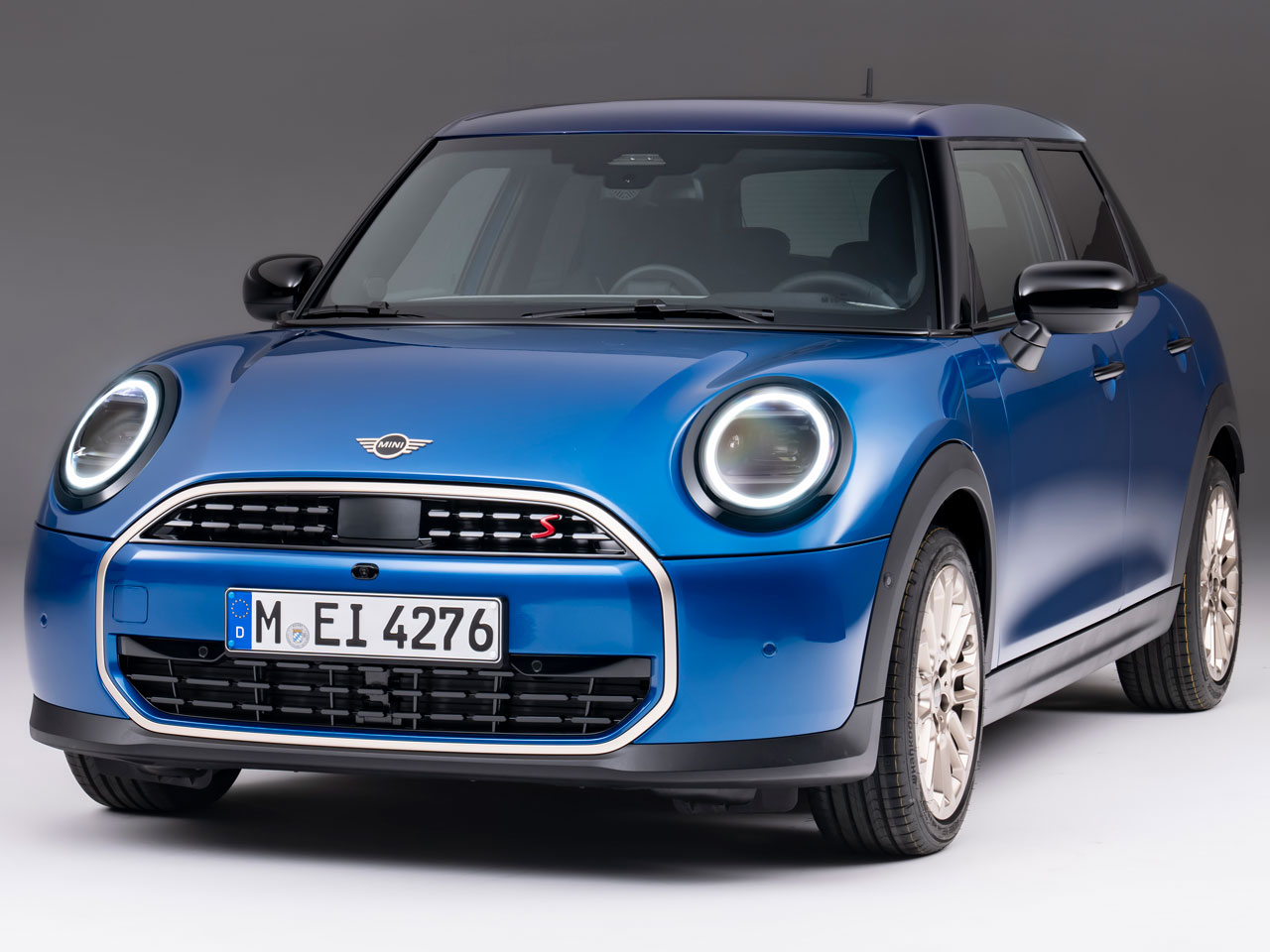 ミニ MINI 5 DOOR 2024年モデル COOPER Sの価格・性能・装備