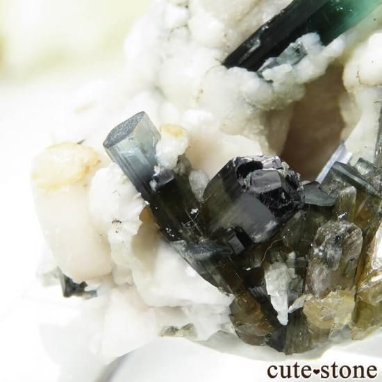 パキスタン産 バイカラートルマリンの母岩付き結晶（原石）13.5g