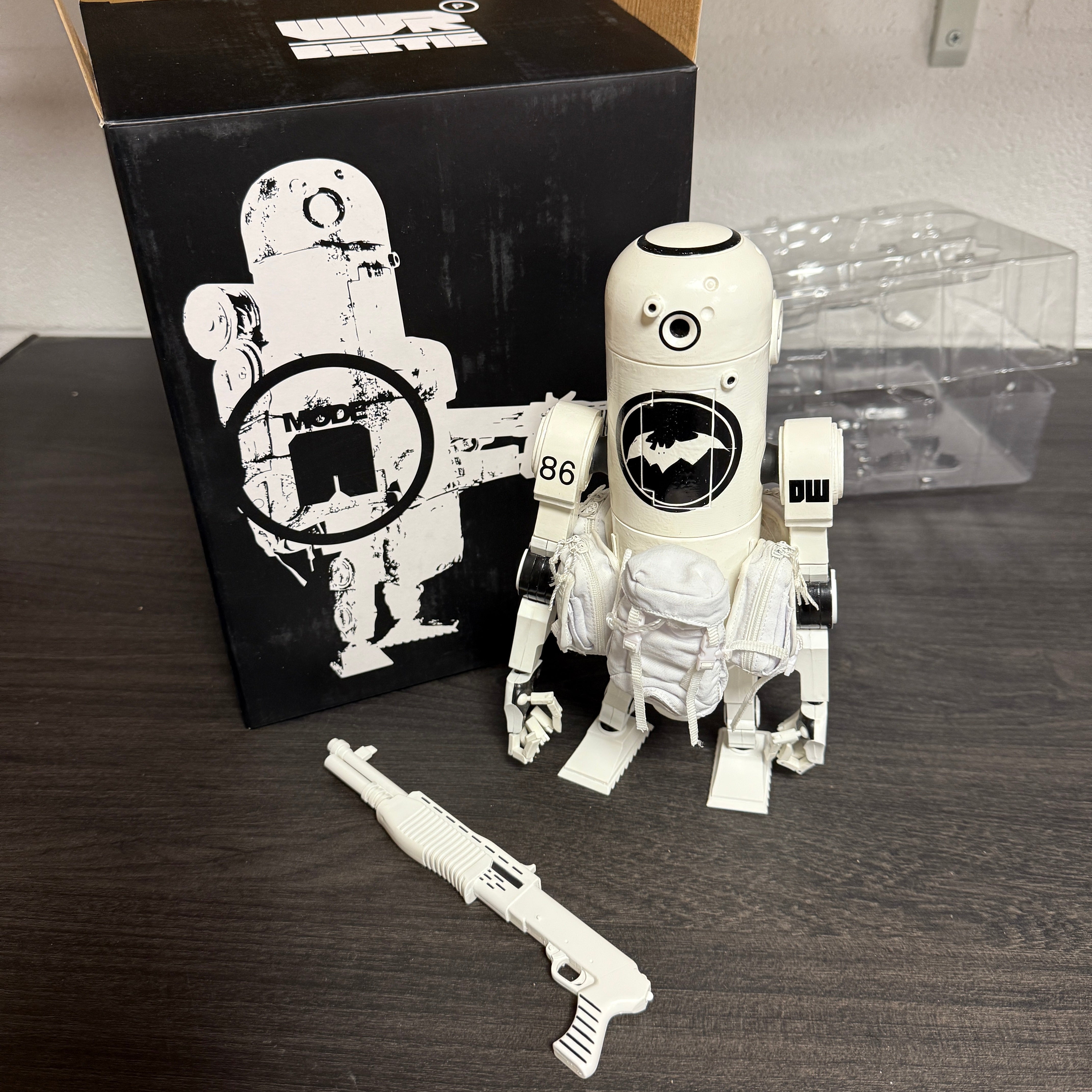 Ashley Wood 3A Toys World War Robot Portable WWRp Daywatch and