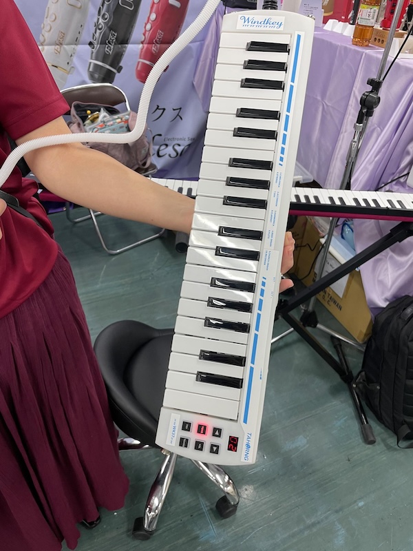 TAHORNG Windkey WK37 | 多彩な音色を内蔵した、USB‑MIDI対応の電子