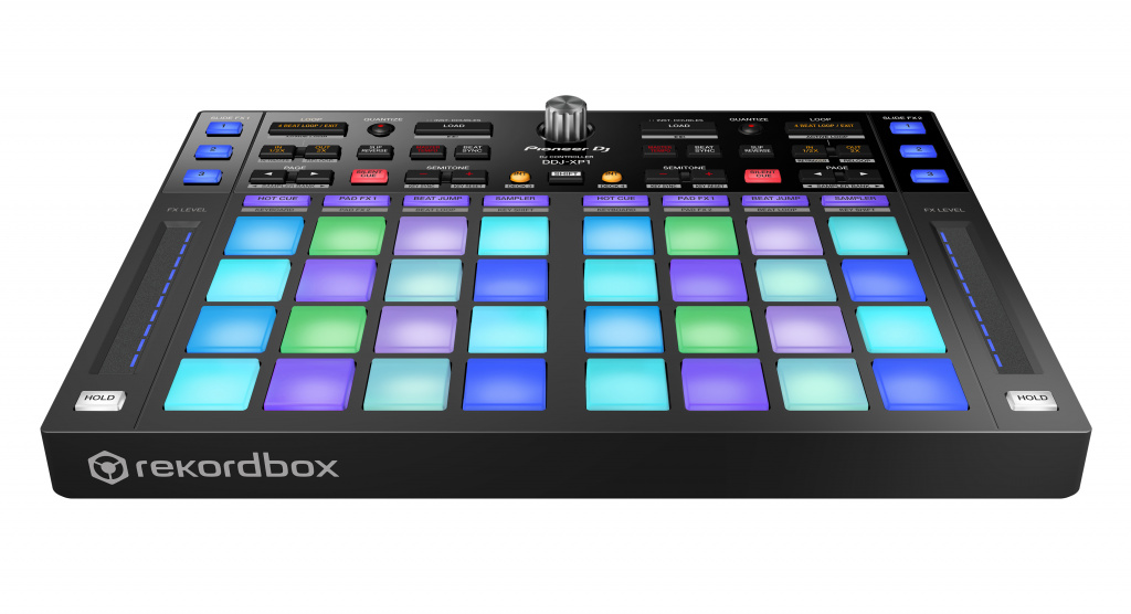 rekordbox djを使ったパフォーマンスの幅を広げる32PADコントローラー