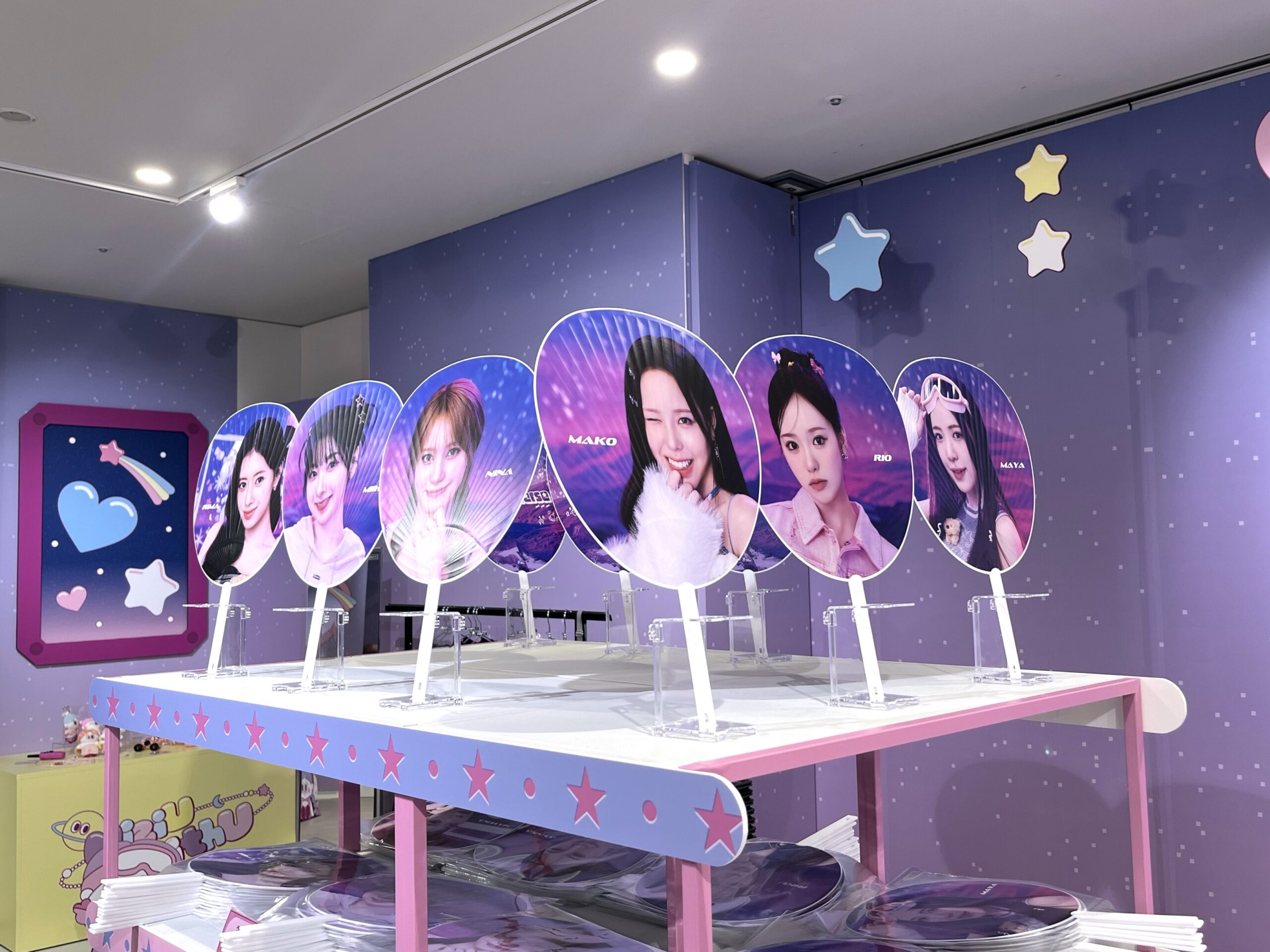 NiziUファン必見！SHIBUYA109コラボ『NiziUniverse』の全貌を徹底