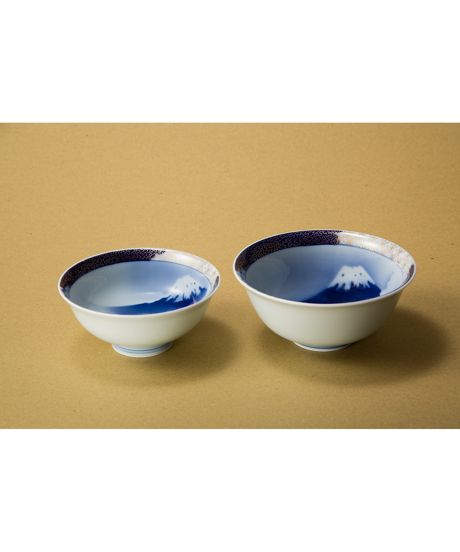 新品レア深川製磁 雲金光明富士アルテウァン 富士山デザイン 茶碗 飯碗