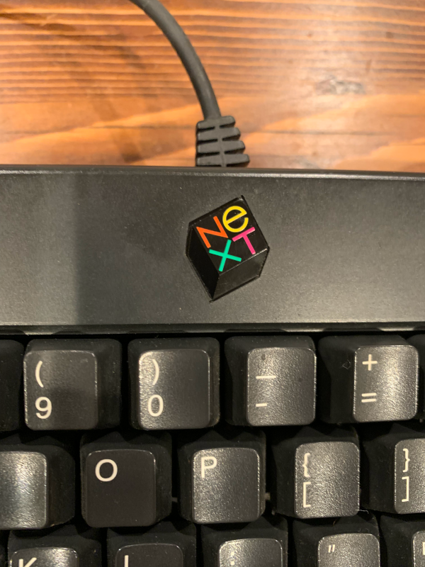 Reverse engineering the 1988 NeXT keyboard protocol