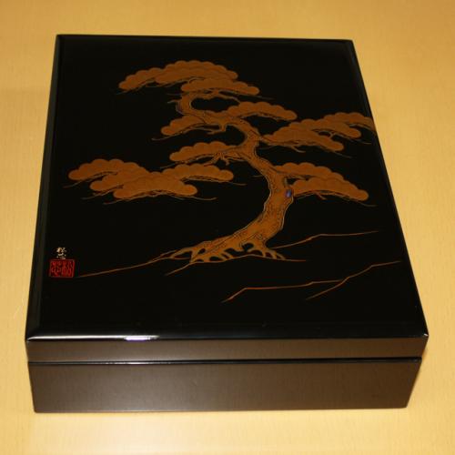 輪島塗 文箱 (文庫) -松の高蒔絵仕上げ- [内外面とも黒色]｜輪島市の