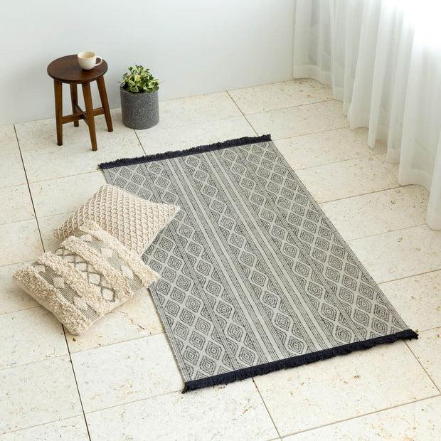 Striped Trellis Fringe Rug 90×150 – KANADEMONO