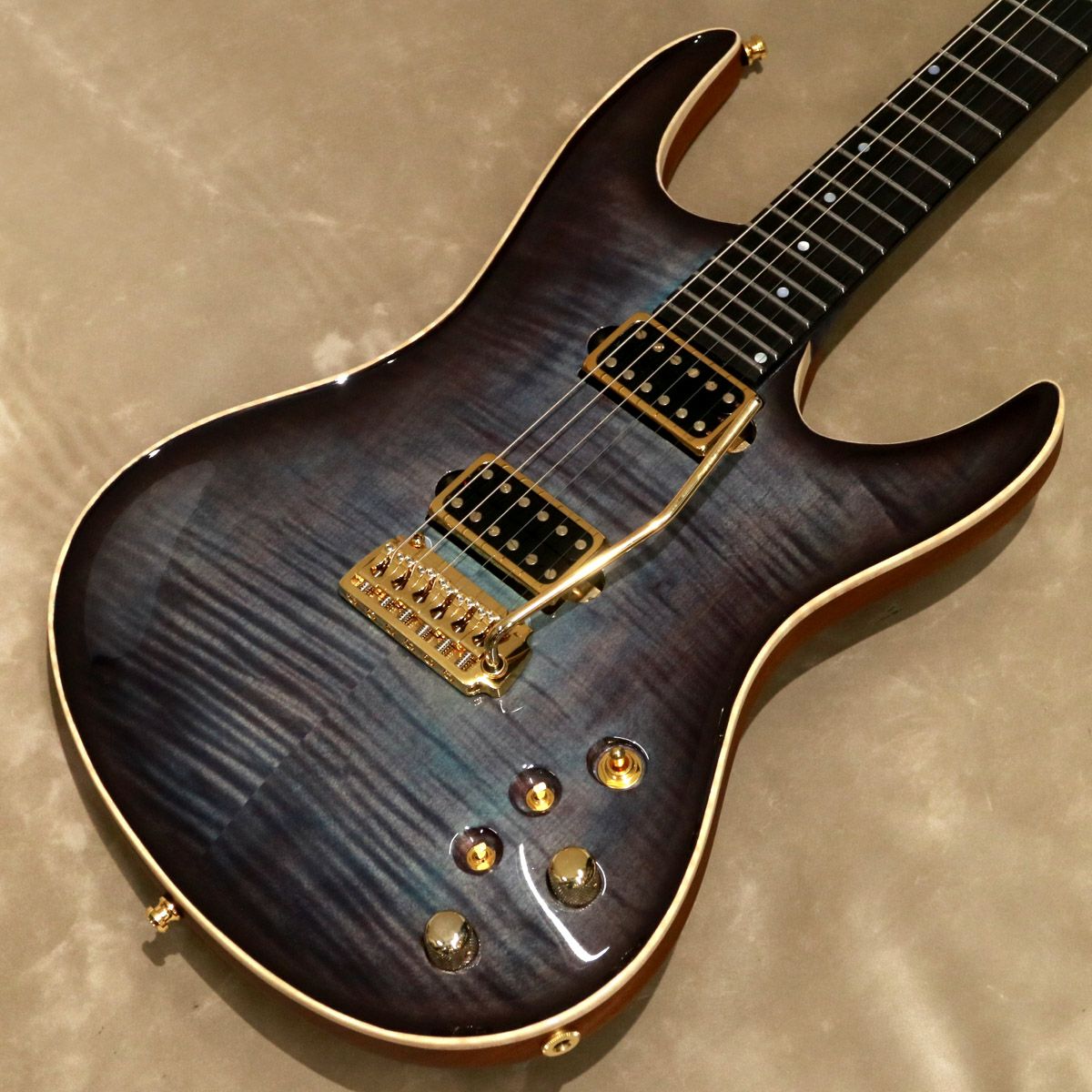 Valenti Guitars ( ヴァレンティーギター ) Nebula Carved, Violet