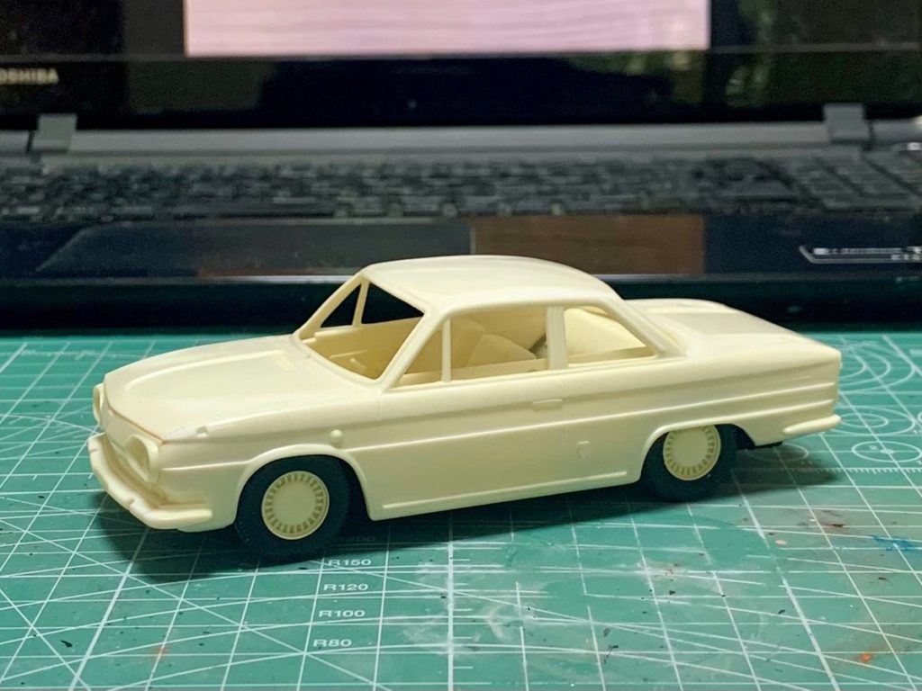 製作記録 LS 1/32 日野コンテッサ1300クーペ – 模型製作 かえる工房