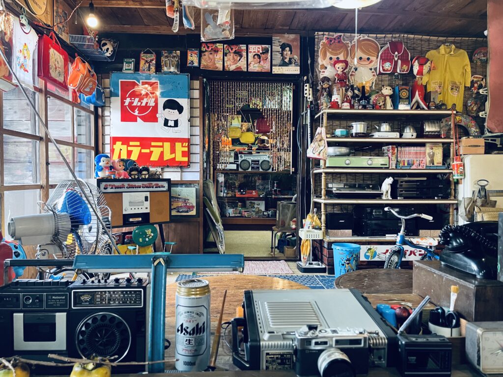 姶良市にレトロ雑貨と駄菓子を扱う古民家を発見！最近では喫茶も始め