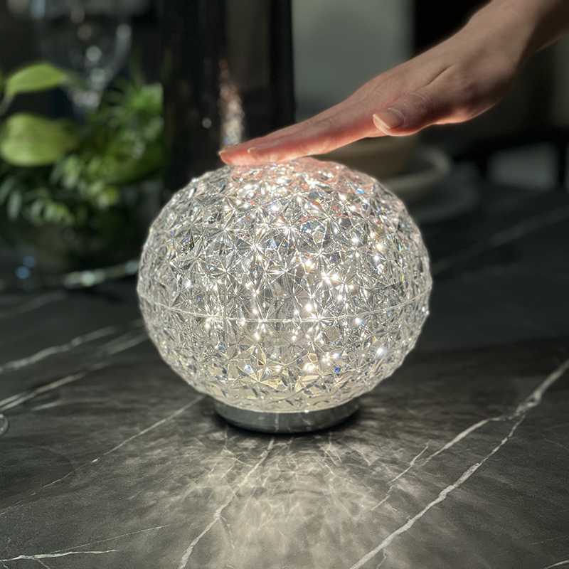 ミニプラネット バッテリー｜Kartell｜カルテルオフィシャルサイト