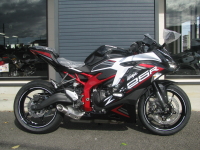 新車 カワサキ Ninja ZX－25R SE ブラック／ホワイト