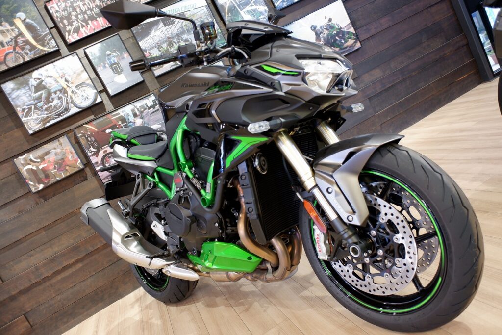 カワサキプラザ茅ヶ崎の展示車紹介（Zシリーズ） | KAWASAKI-ZONE