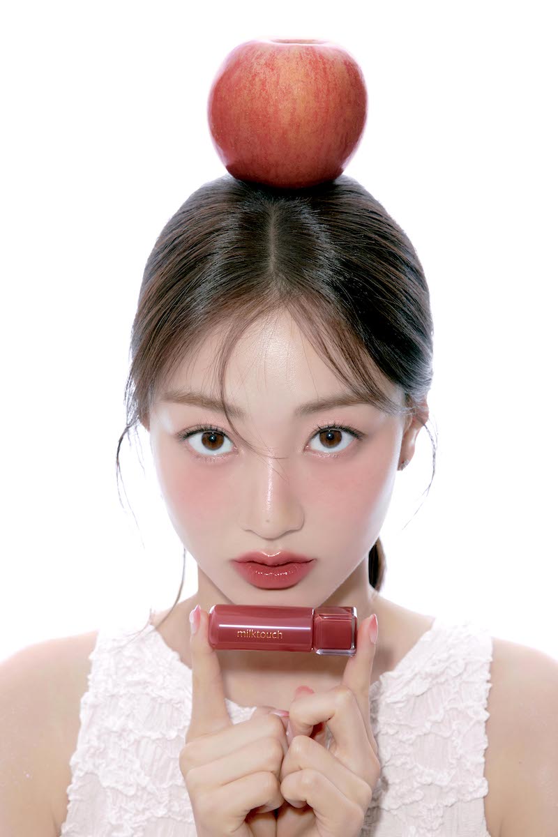 TWICEのジヒョの限定ポストカードなどがもらえる！彼女がミューズを