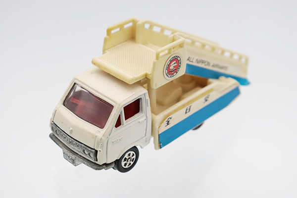 ミニカーショップ ケンボックス トミカ 黒箱☆24☆トヨタハイエース