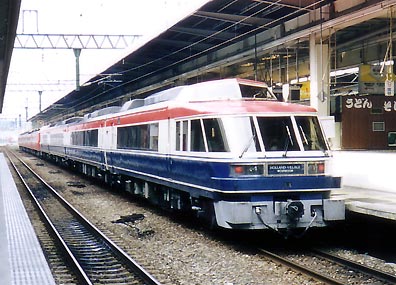JR九州 キハ183系1000番台 オランダ村特急とゆふいんの森II世