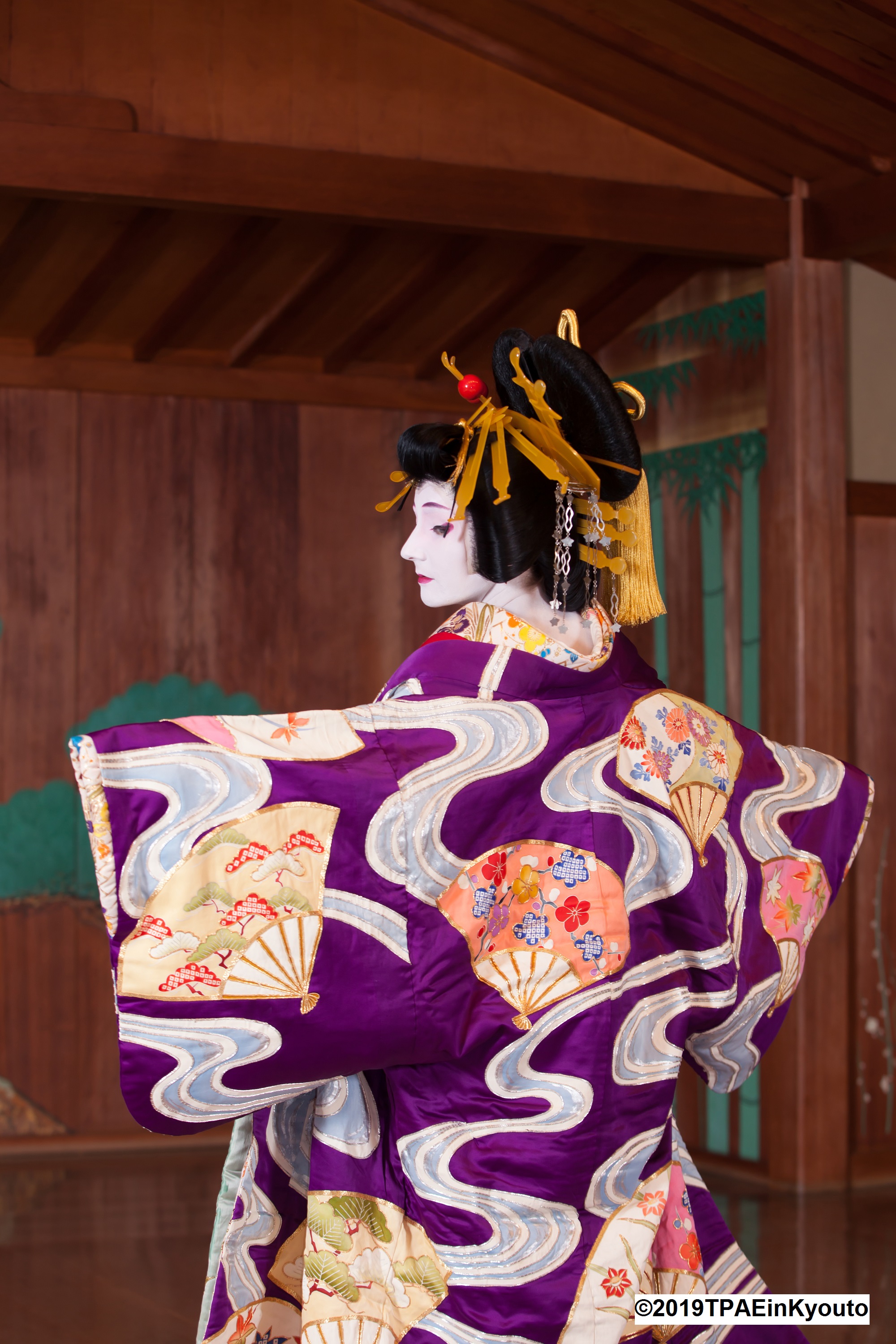 初めての日本舞踊体験 ｜ KJLS MAGAZINE ｜ Founded in 1950. The