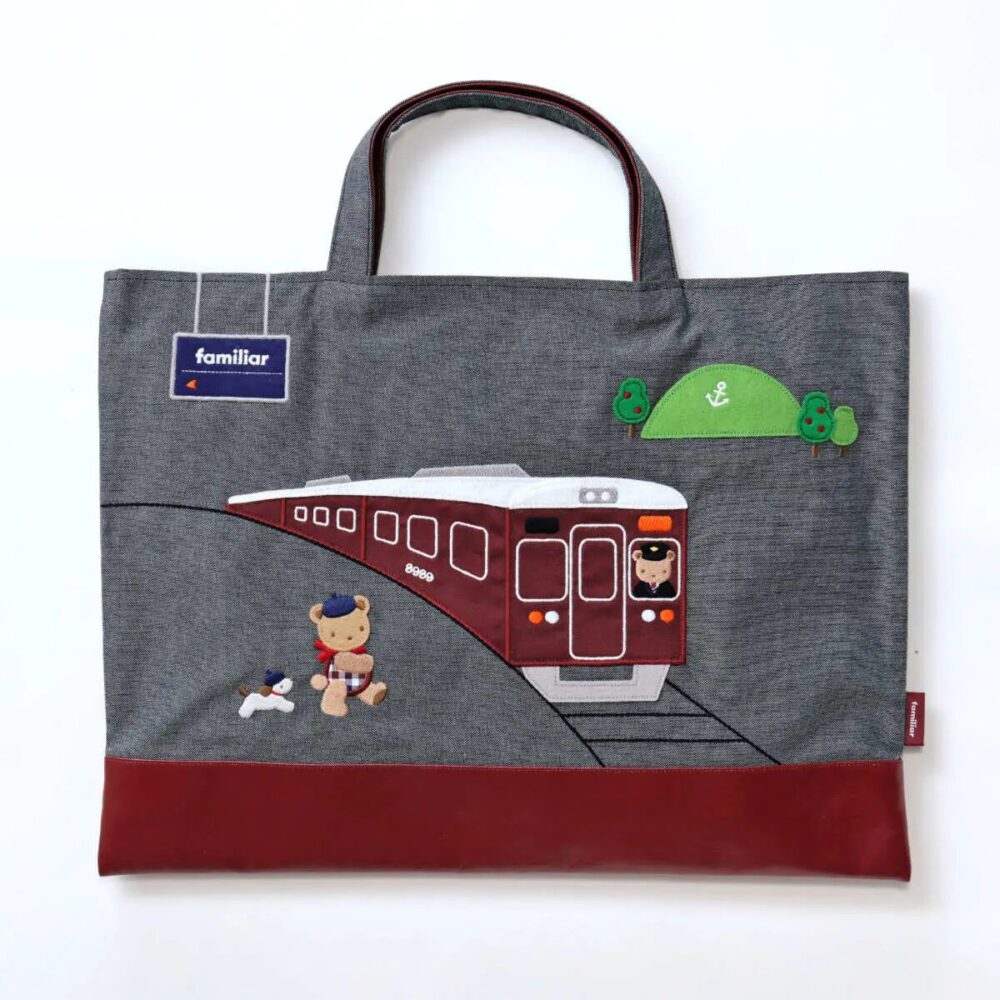 阪急電車×ファミリア』のコラボグッズが発売されるみたい。雑貨店