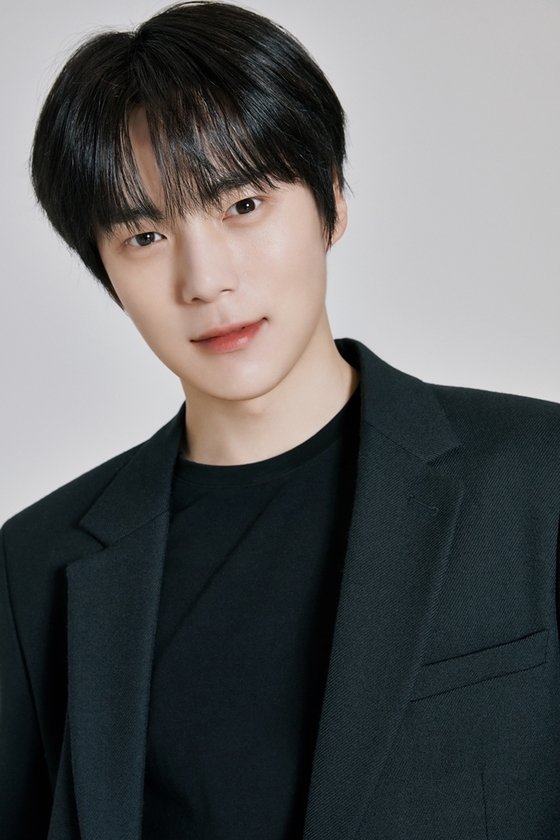 MONSTA Xミニョク、4月入隊前にファンたちと意味深いイベント…“善行と