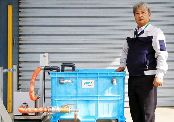 気泡と水流、2つの流体で洗う「AZx二流体根菜洗浄機」。野菜洗浄の常識