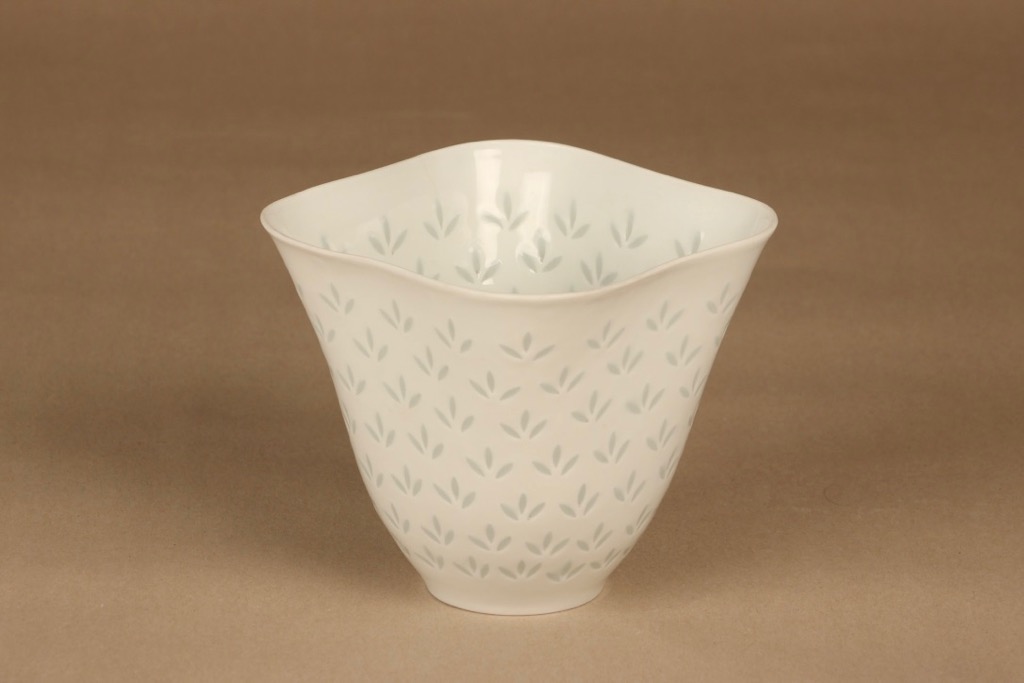 Arabia rice porcelain vase, white, Friedl Holzer-Kjellberg