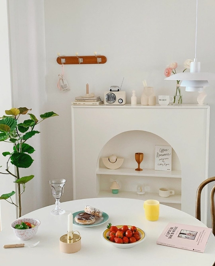 french niche mantelpiece - ホワイトマントルピース リビング収納