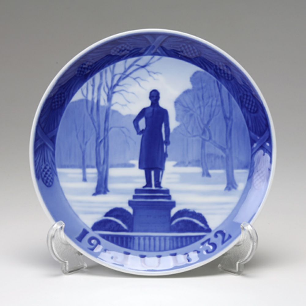ロイヤルコペンハーゲン（Royal Copenhagen） イヤープレート 1932年
