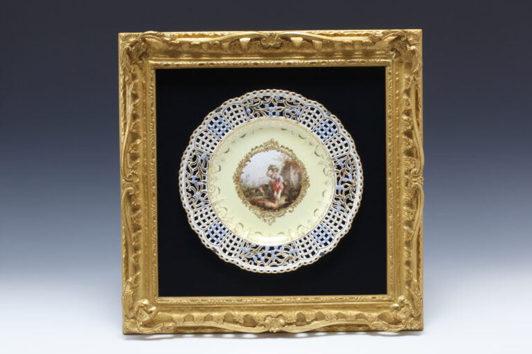 Meissen（マイセン）1880~1900年 エンジ地金彩ワトー風恋人図カップ