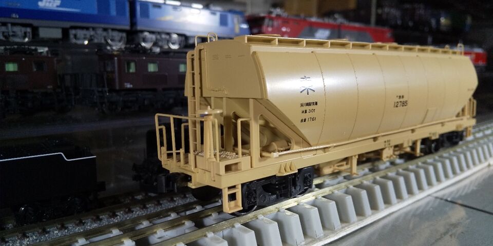 KATO HOゲージ ホキ2200 入線 : クローゼットの中の鉄道模型